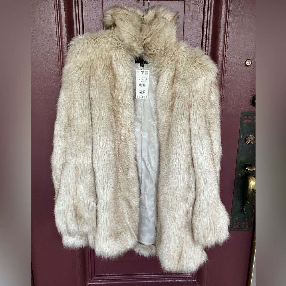 Zara FAUX FUR COAT WITH PADDED SHOULDERS - Picture 6 of 8